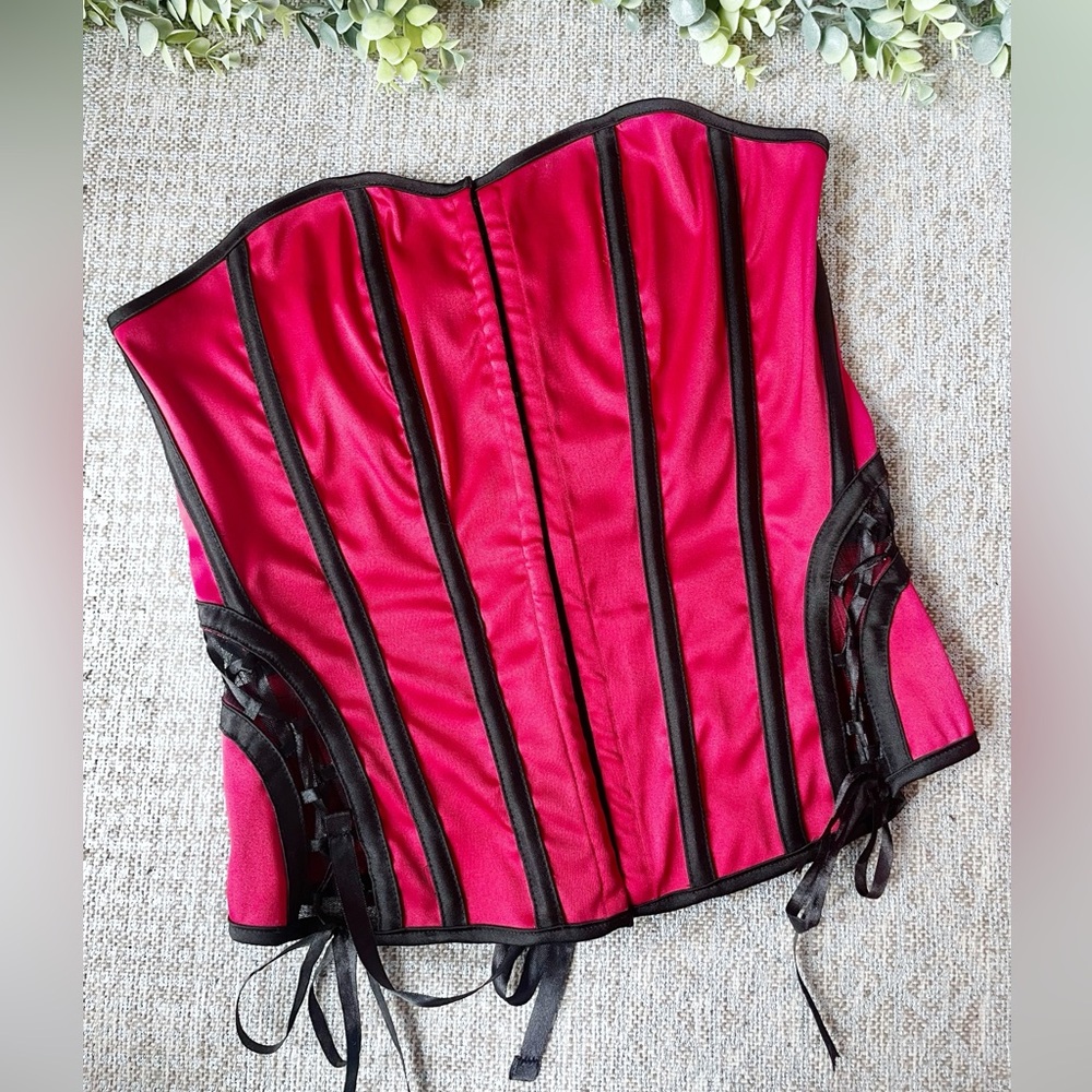 Charlotte Russe | Red and Black Y2K Lace Corset